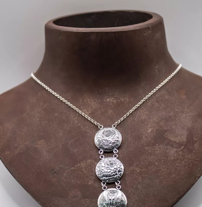 Collana Pendente con Tripode 2